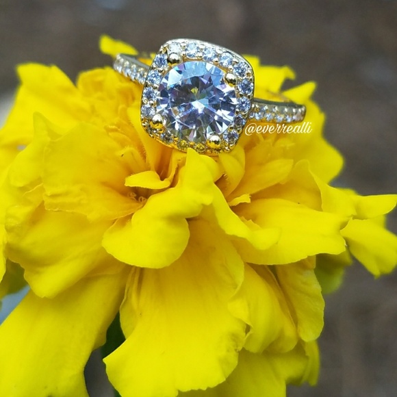 Gold Round Solitaire Square Halo Engagement Ring - Picture 3 of 8